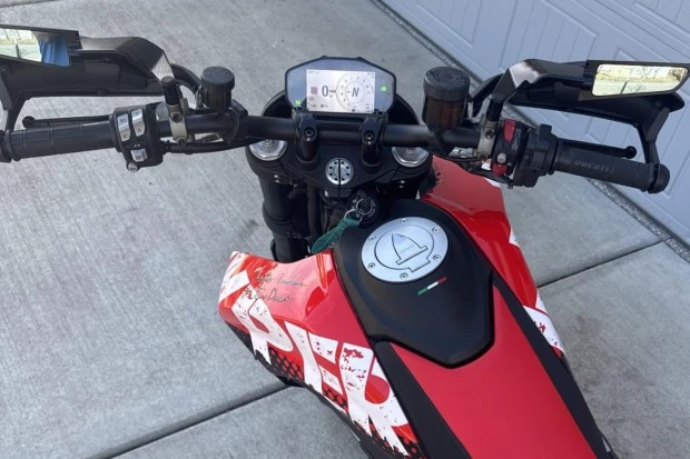 2020 Ducati Hypermotard - Image 4 of 6