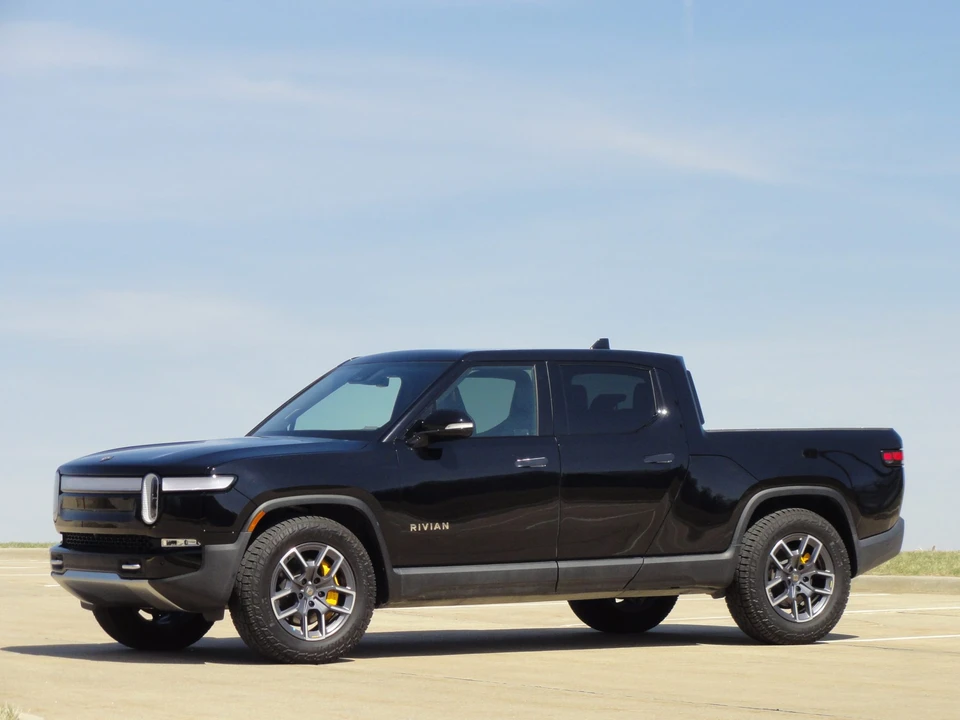 2022 Rivian R1T - Image 3 of 31