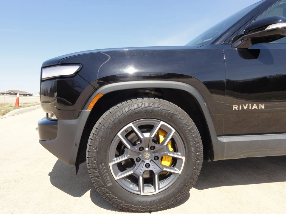 2022 Rivian R1T - Image 27 of 31