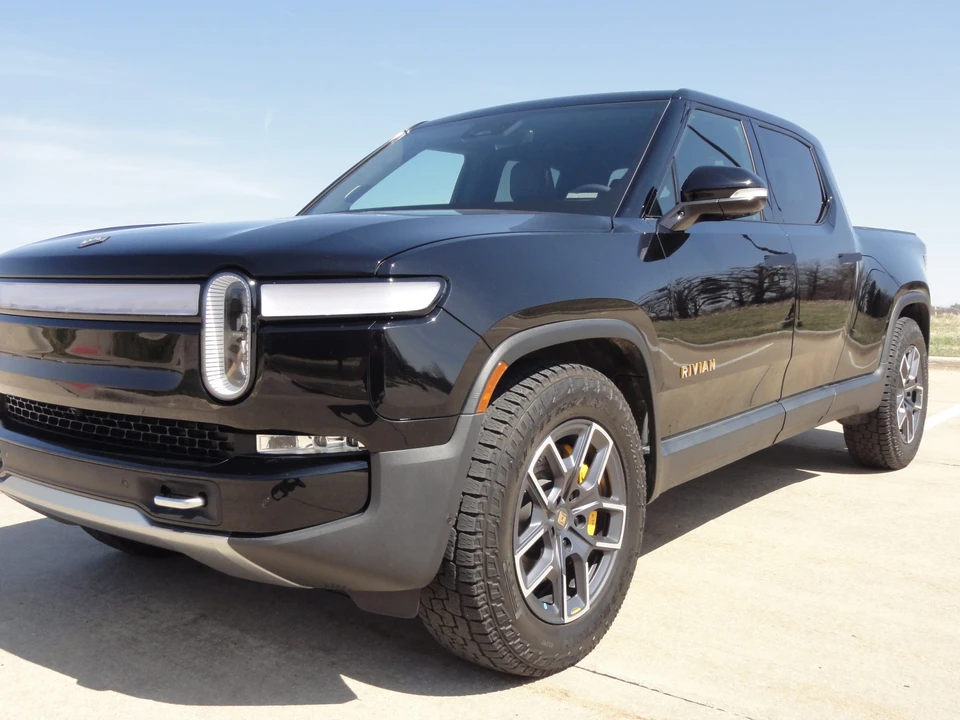 2022 Rivian R1T - Image 25 of 31