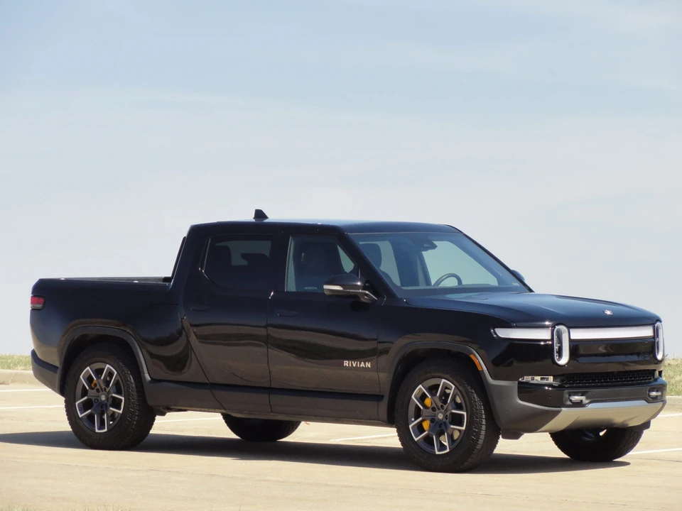 2022 Rivian R1T - Image 7 of 31