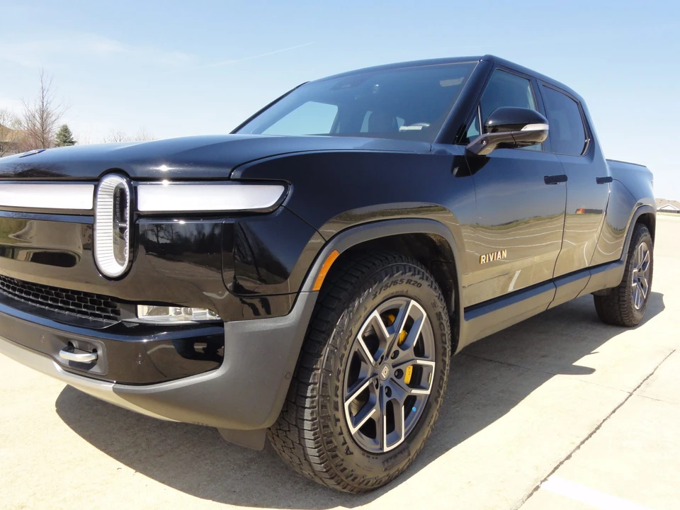 2022 Rivian R1T - Image 26 of 31