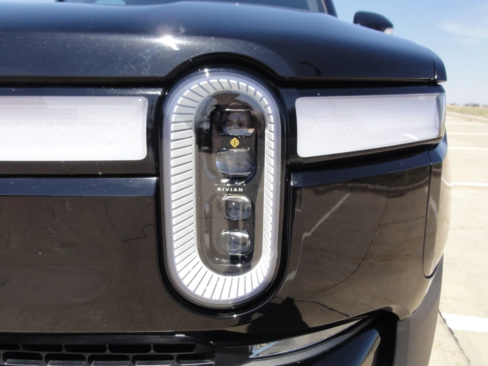 2022 Rivian R1T - Image 24 of 31