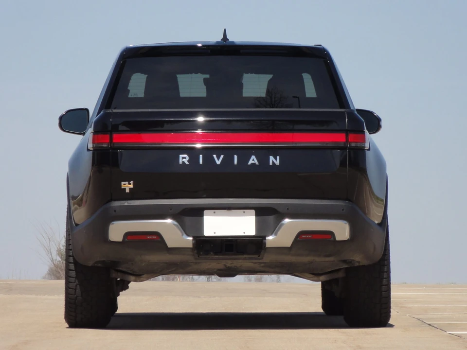 2022 Rivian R1T - Image 12 of 31