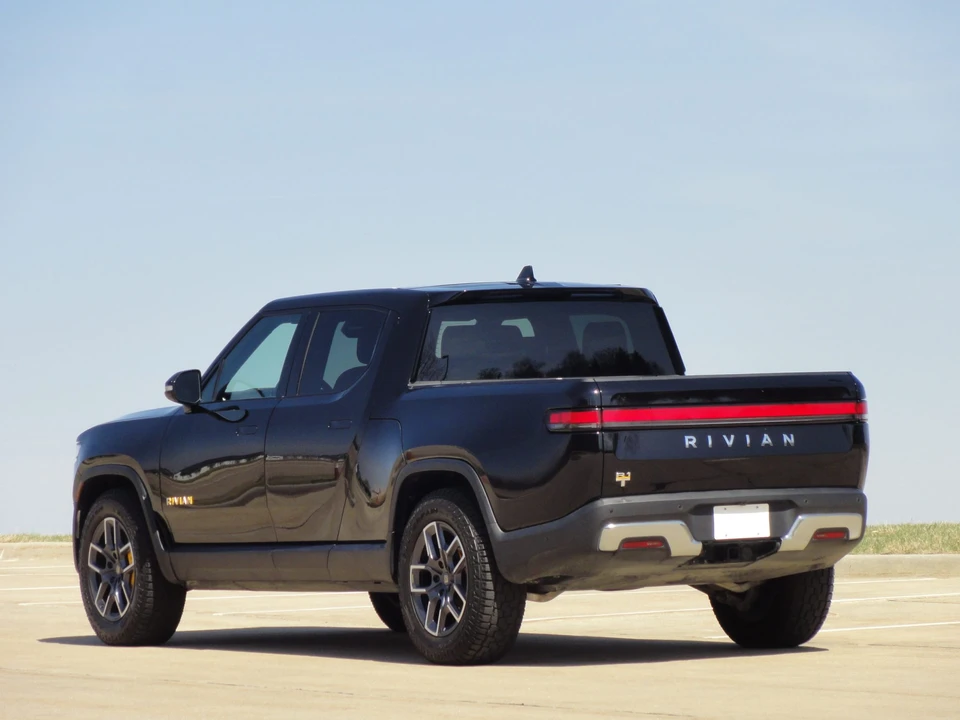 2022 Rivian R1T - Image 13 of 31