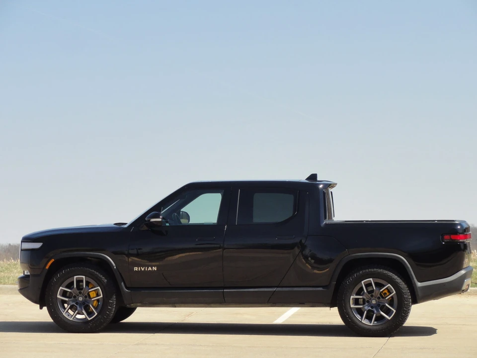 2022 Rivian R1T - Image 15 of 31