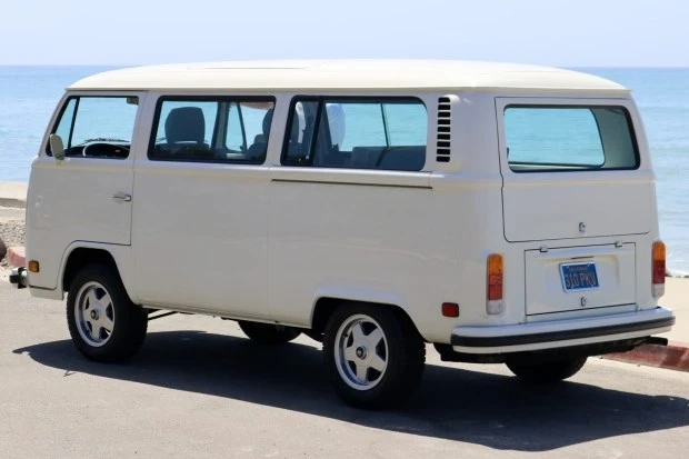 1973 Volkswagen Bay-Window Bus - Image 2 of 9