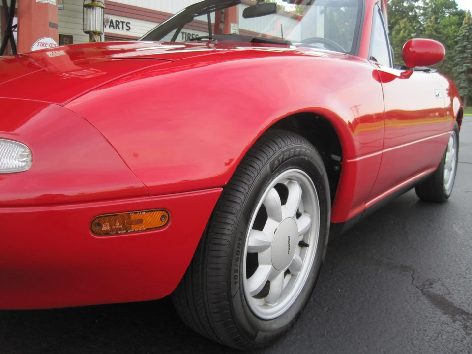 1990 Mazda NA MX-5 Miata - Image 17 of 31