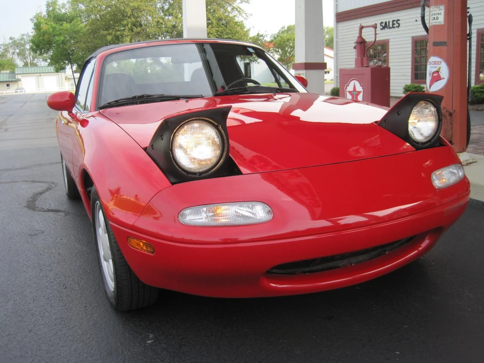 1990 Mazda NA MX-5 Miata - Image 11 of 31