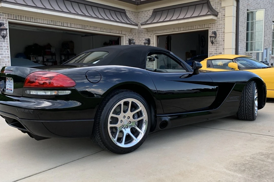 2003 Dodge Viper 3rd Gen - Image 9 of 31