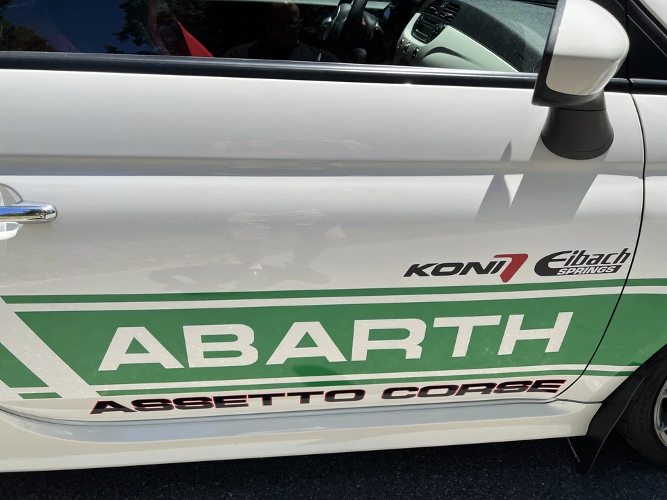 2015 Fiat Abarth 500 - Image 25 of 31