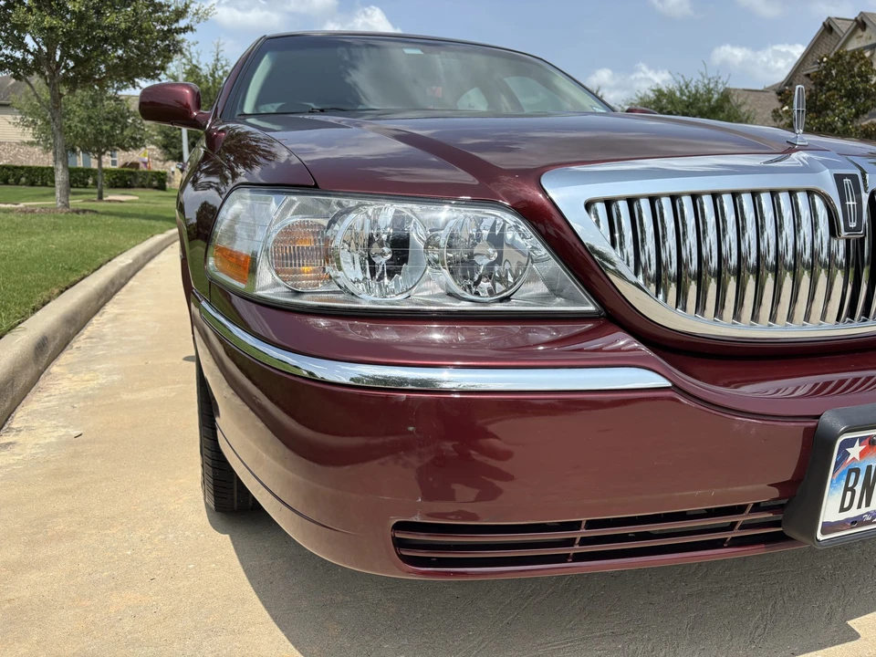 2003 Lincoln Town Car - Image 16 of 31