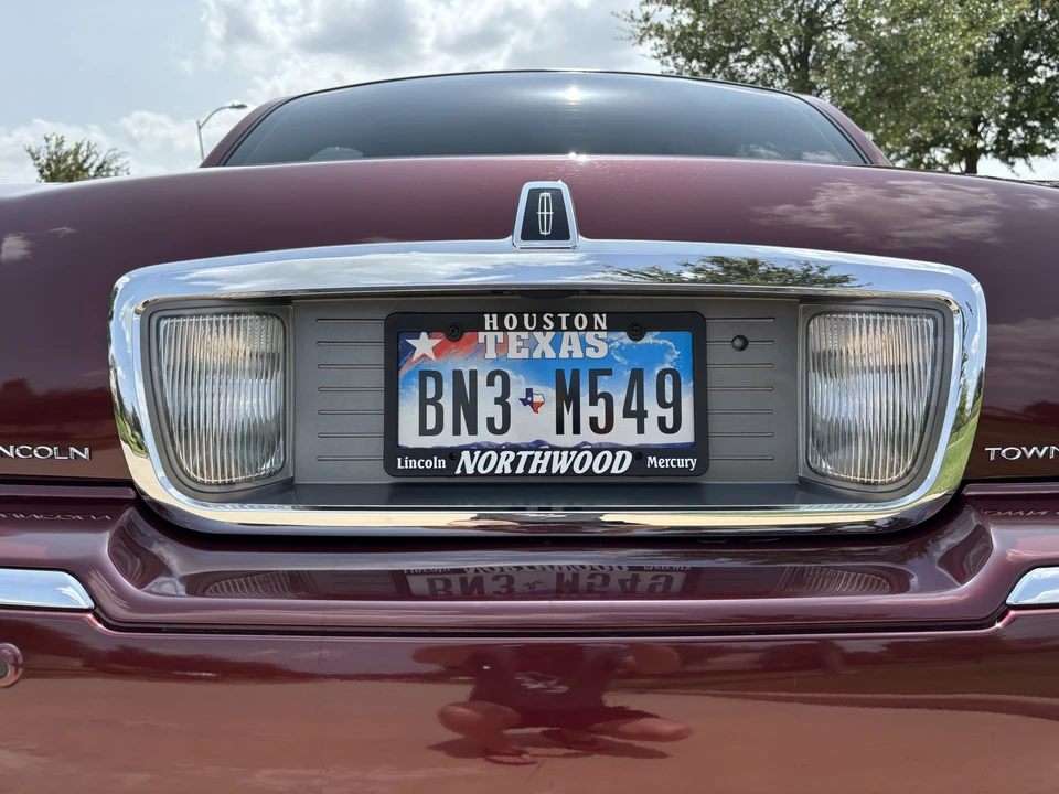 2003 Lincoln Town Car - Image 28 of 31