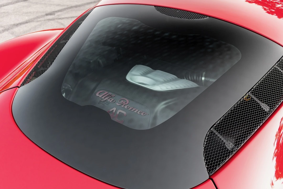 2018 Alfa Romeo 4C Coupe - Image 26 of 31