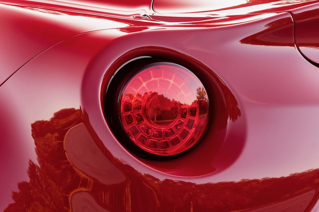 2018 Alfa Romeo 4C Coupe - Image 28 of 31