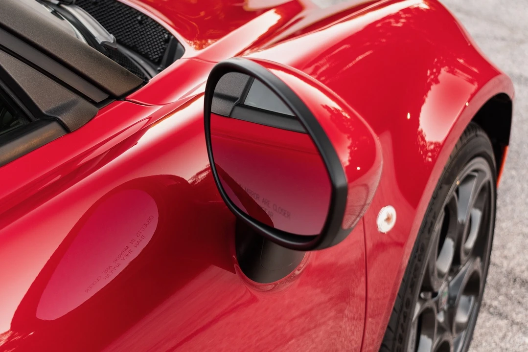 2018 Alfa Romeo 4C Coupe - Image 25 of 31