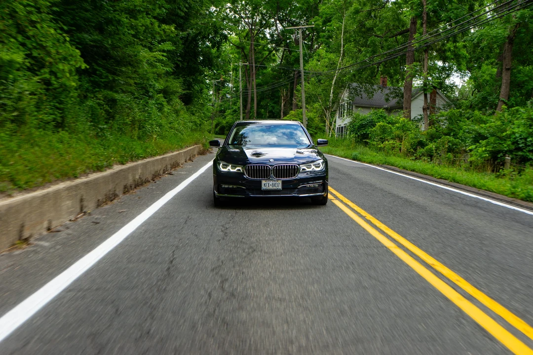2017 BMW G11/G12 750i & M760i Sedan - Image 17 of 31