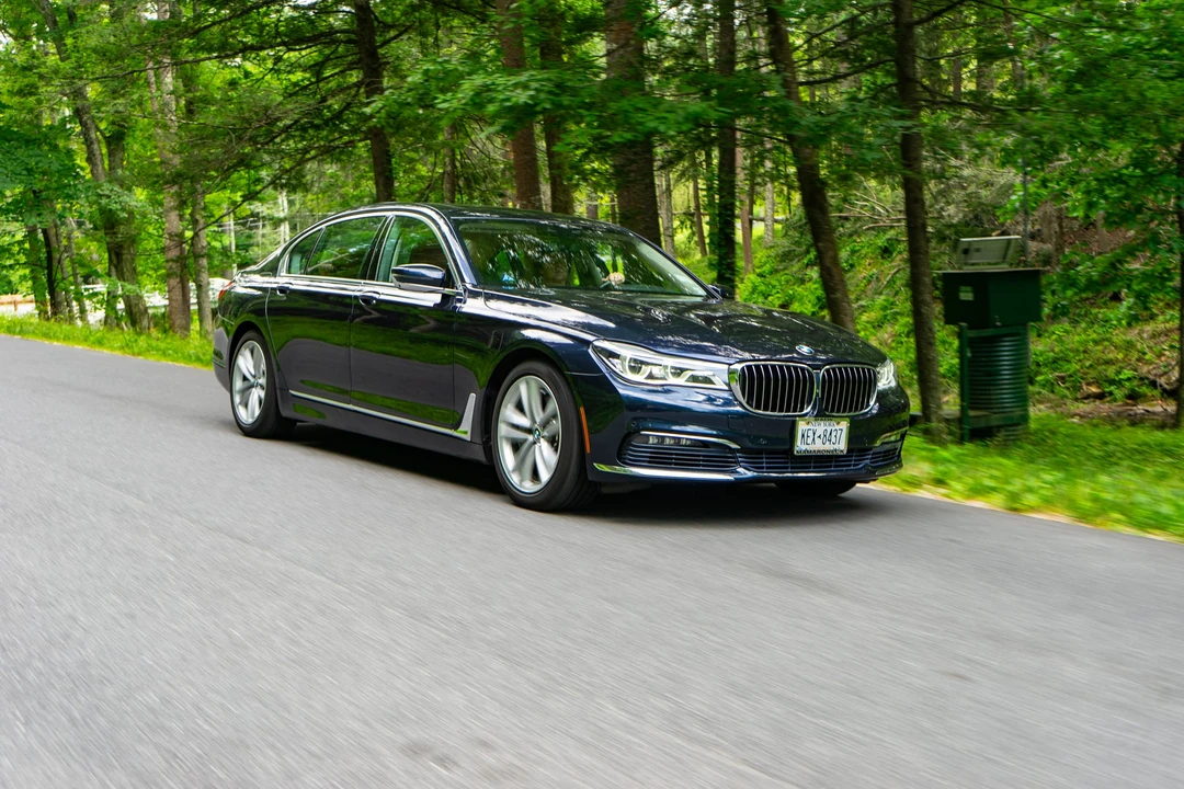 2017 BMW G11/G12 750i & M760i Sedan - Image 4 of 31