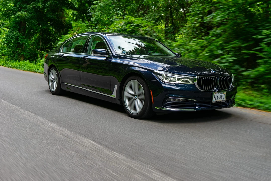 2017 BMW G11/G12 750i & M760i Sedan - Image 7 of 31