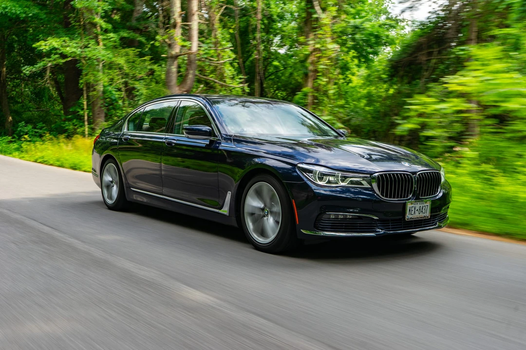 2017 BMW G11/G12 750i & M760i Sedan - Image 9 of 31