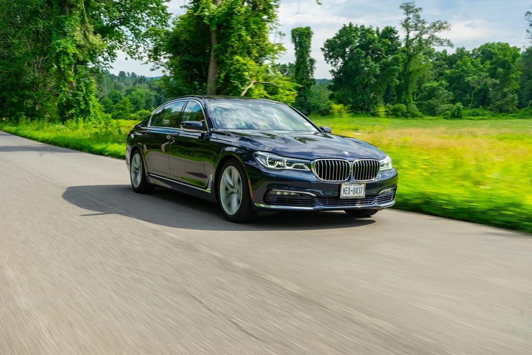 2017 BMW G11/G12 750i & M760i Sedan - Image 11 of 31