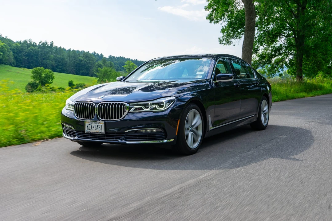 2017 BMW G11/G12 750i & M760i Sedan - Image 20 of 31