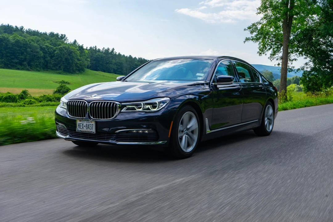 2017 BMW G11/G12 750i & M760i Sedan - Image 23 of 31