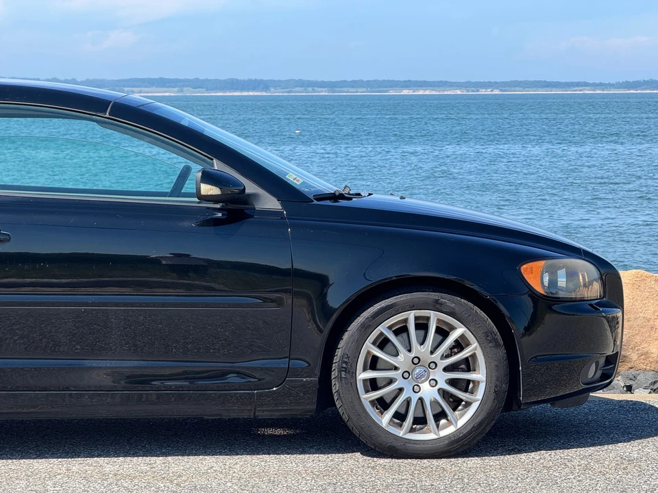 2006 Volvo C70 2nd Gen - Image 28 of 31