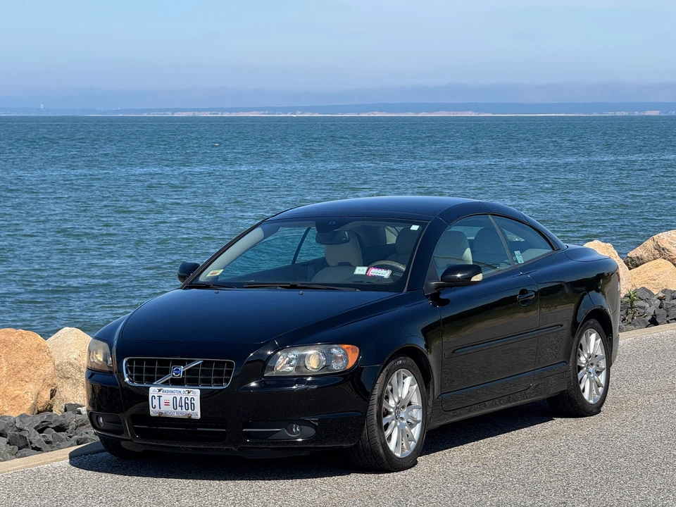 2006 Volvo C70 2nd Gen - Image 2 of 31