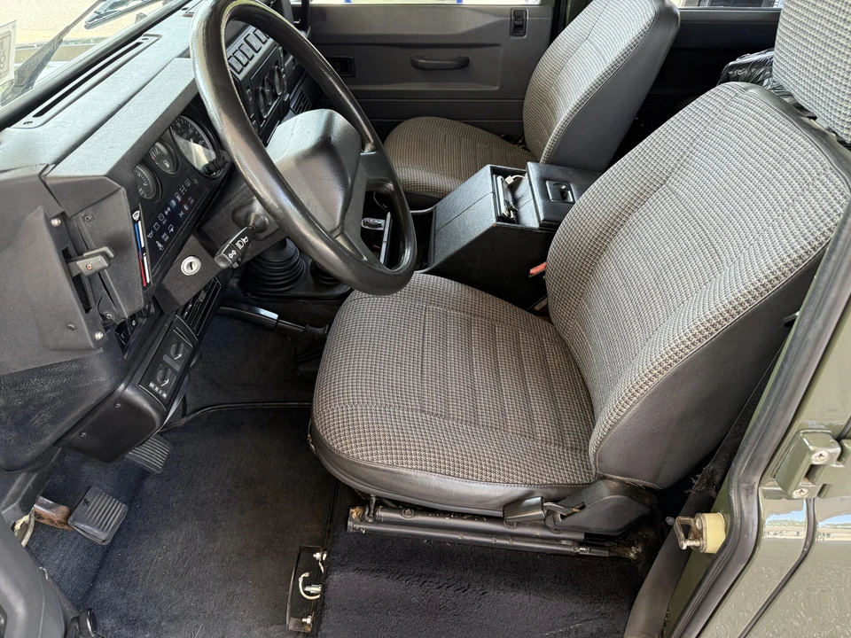 1993 Land Rover Defender 110 - Image 30 of 31