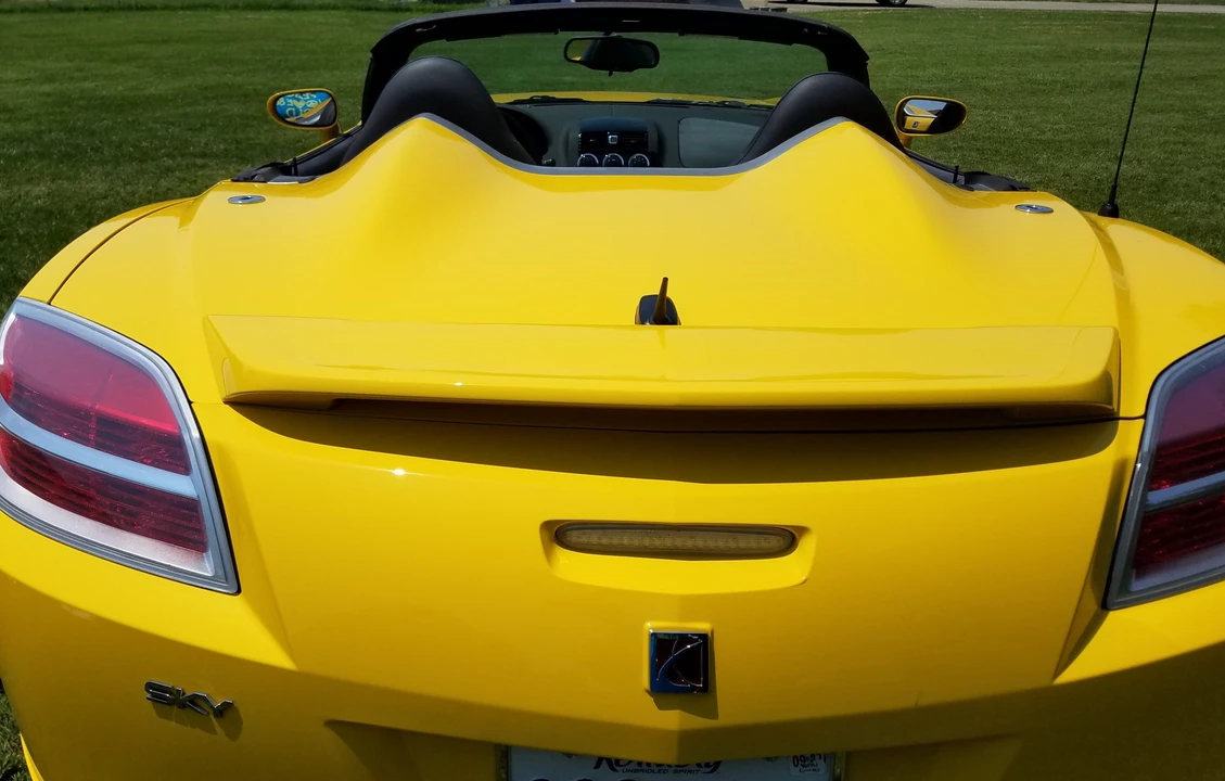 2007 Saturn Sky - Image 14 of 31