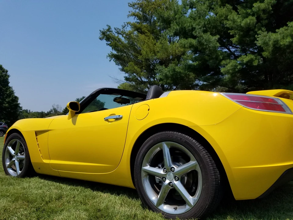 2007 Saturn Sky - Image 13 of 31