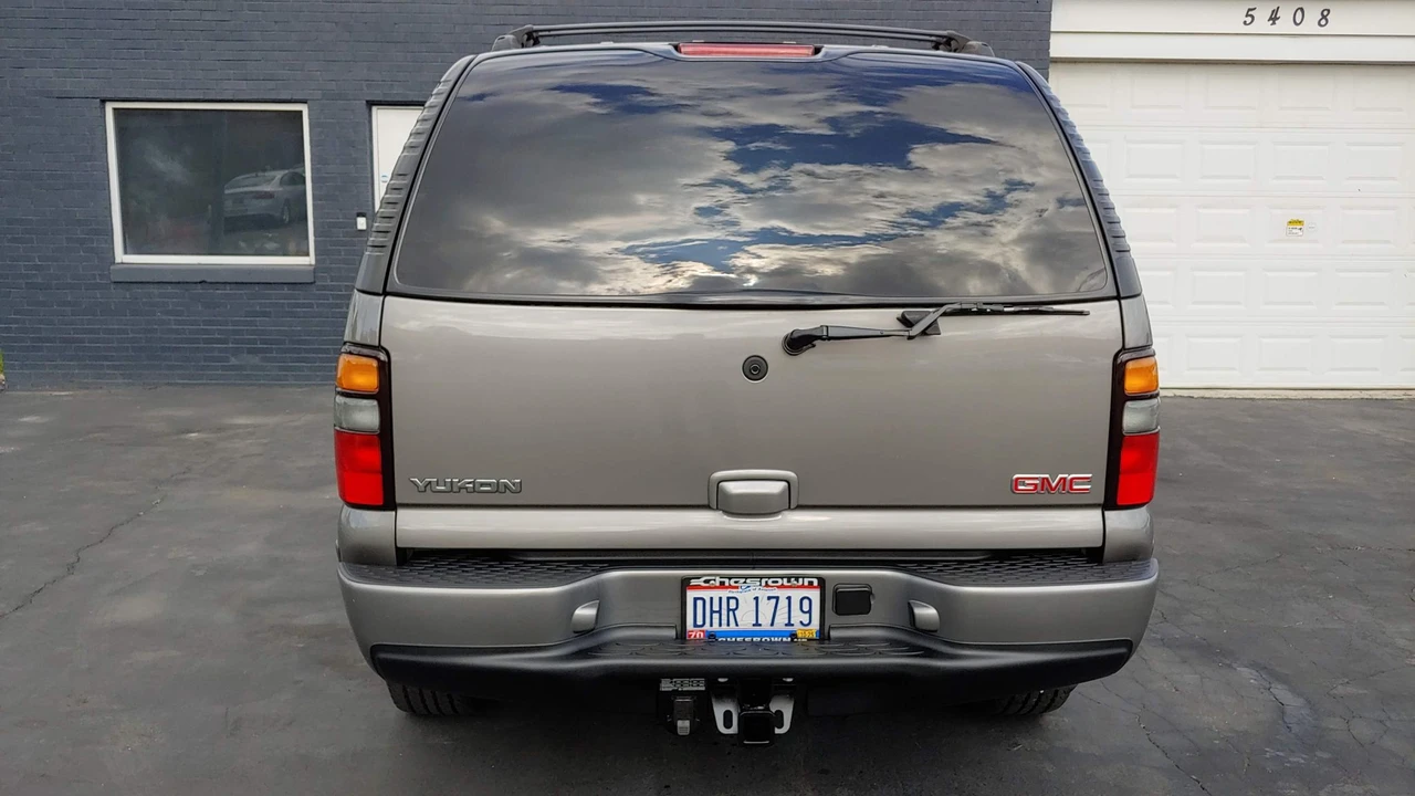 2005 GMC Yukon 2nd Gen - Image 16 of 31