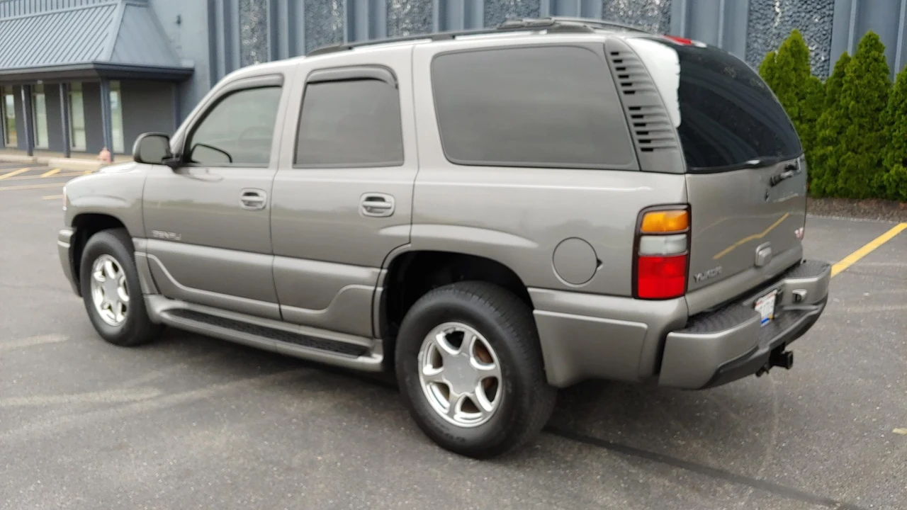2005 GMC Yukon 2nd Gen - Image 20 of 31