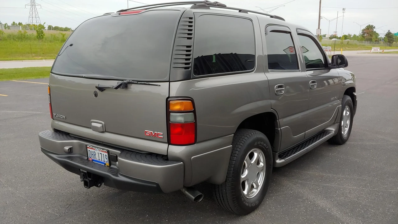 2005 GMC Yukon 2nd Gen - Image 13 of 31