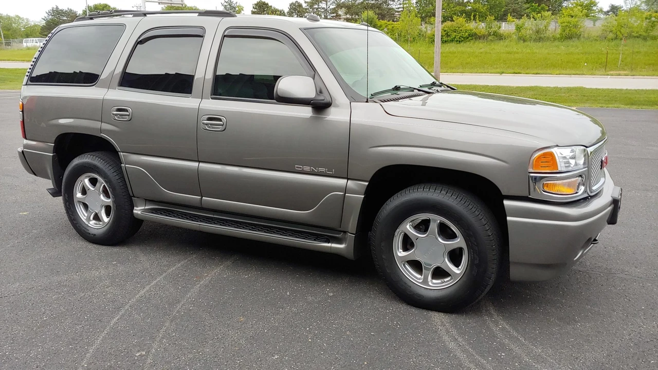 2005 GMC Yukon 2nd Gen - Image 8 of 31