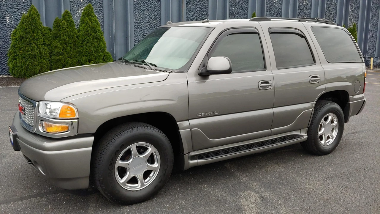 2005 GMC Yukon 2nd Gen - Image 23 of 31