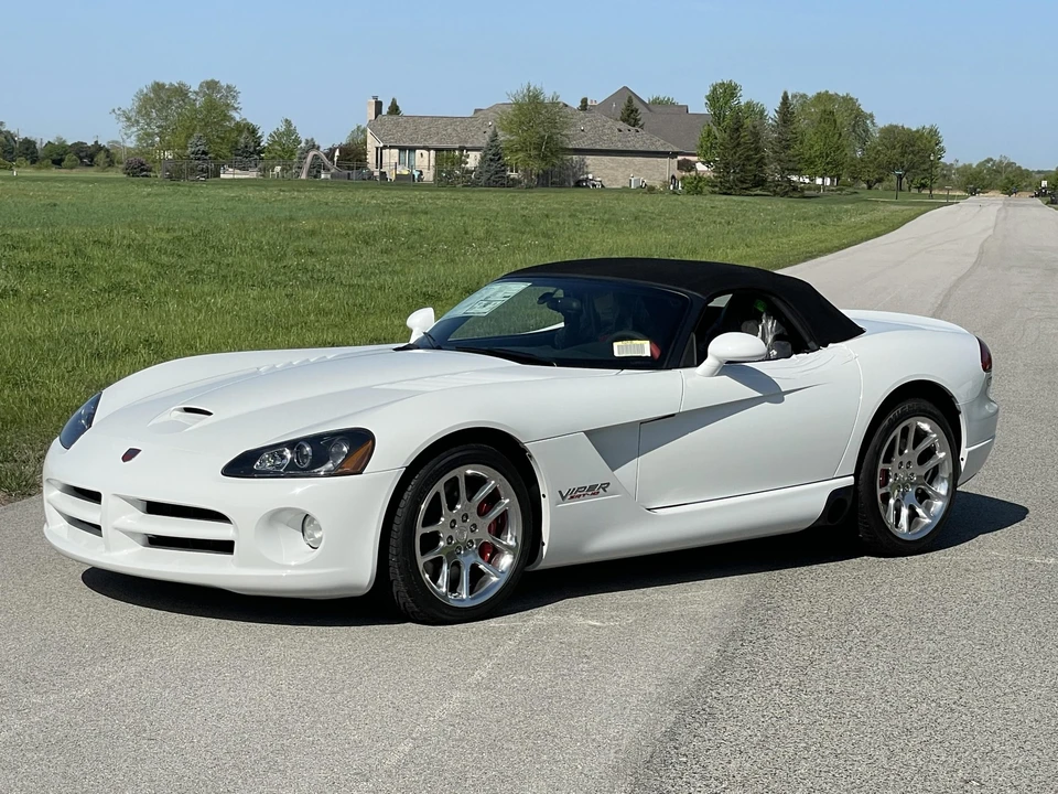 2004 Dodge Viper 3rd Gen - Image 2 of 31