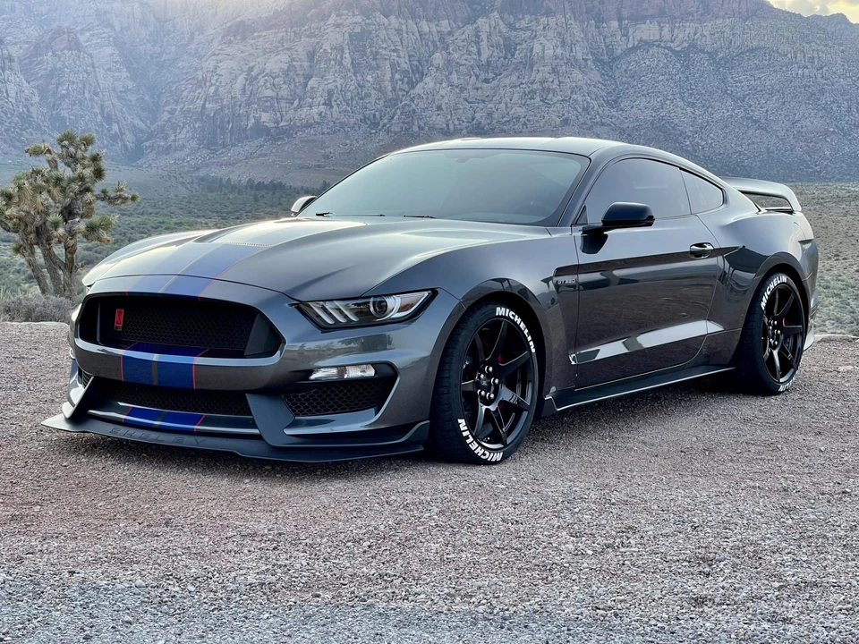 2017 Ford S550 Shelby Mustang GT350R - Image 2 of 31