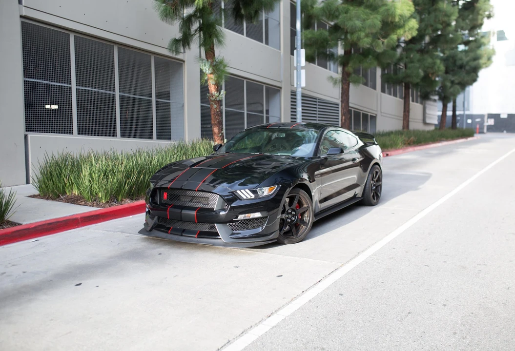2017 Ford S550 Shelby Mustang GT350R - Image 2 of 31
