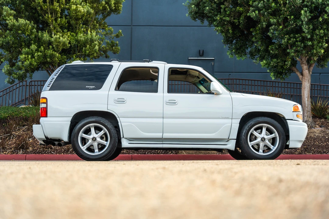 2002 GMC Yukon 2nd Gen - Image 21 of 31