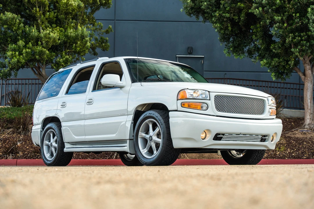 2002 GMC Yukon 2nd Gen - Image 16 of 31