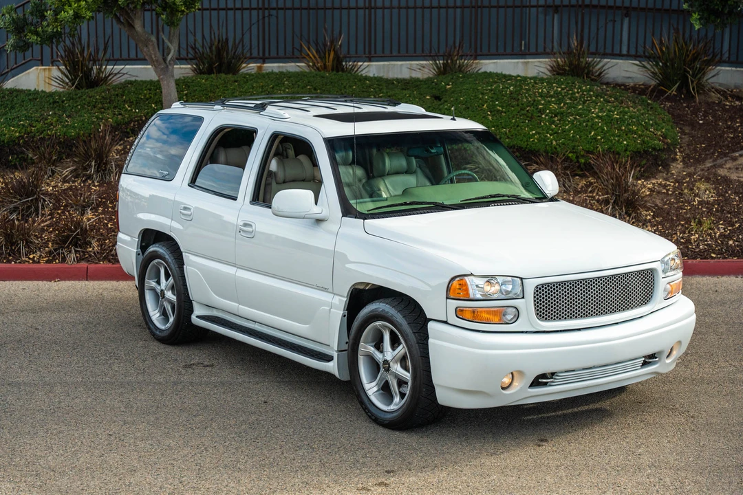 2002 GMC Yukon 2nd Gen - Image 14 of 31