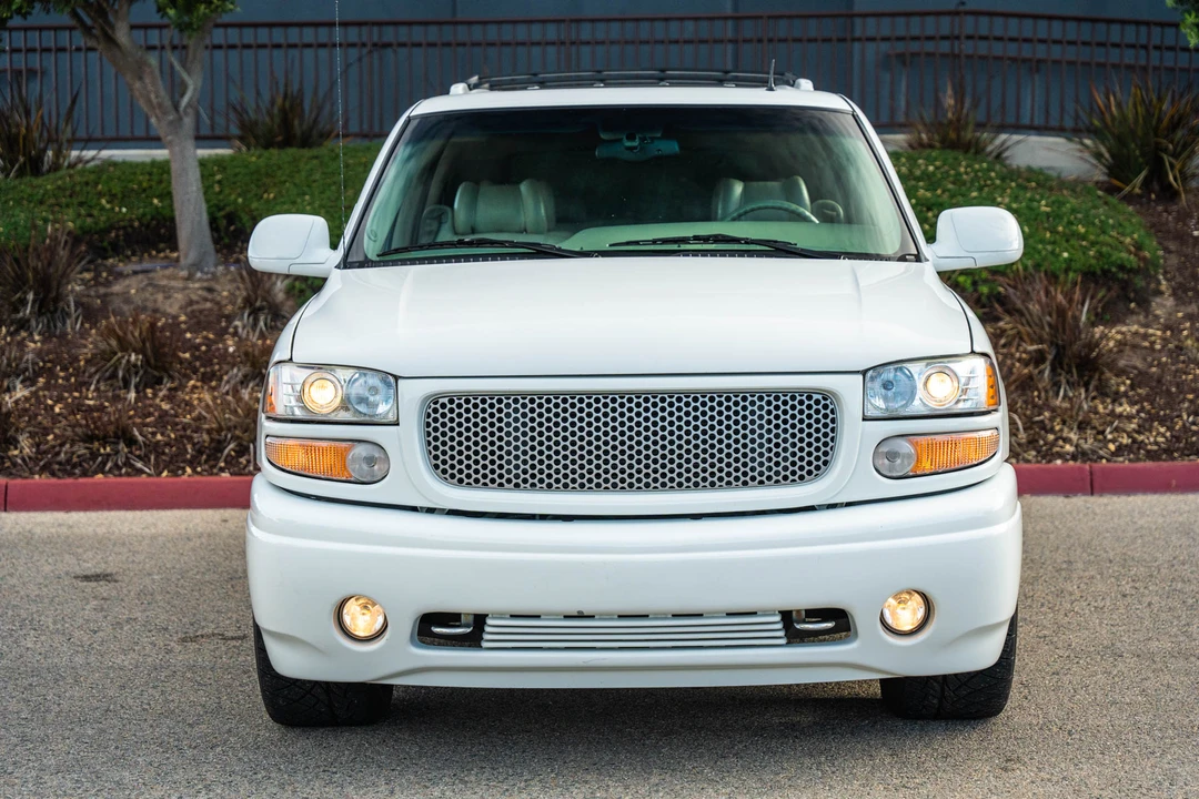 2002 GMC Yukon 2nd Gen - Image 11 of 31