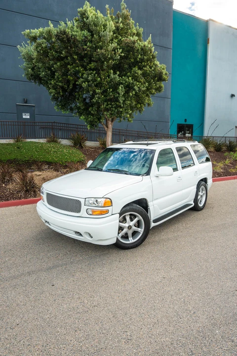 2002 GMC Yukon 2nd Gen - Image 3 of 31