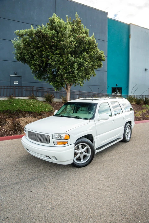 2002 GMC Yukon 2nd Gen - Image 2 of 31