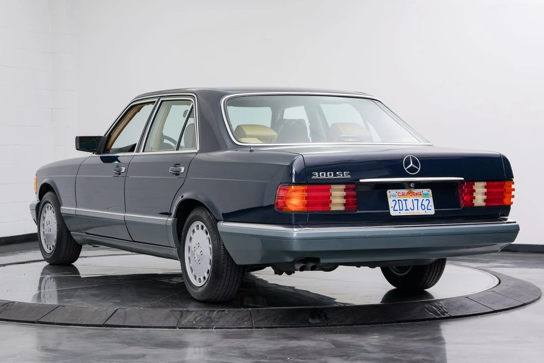 1986 Mercedes-Benz W126 S-Class Sedan - Image 11 of 31