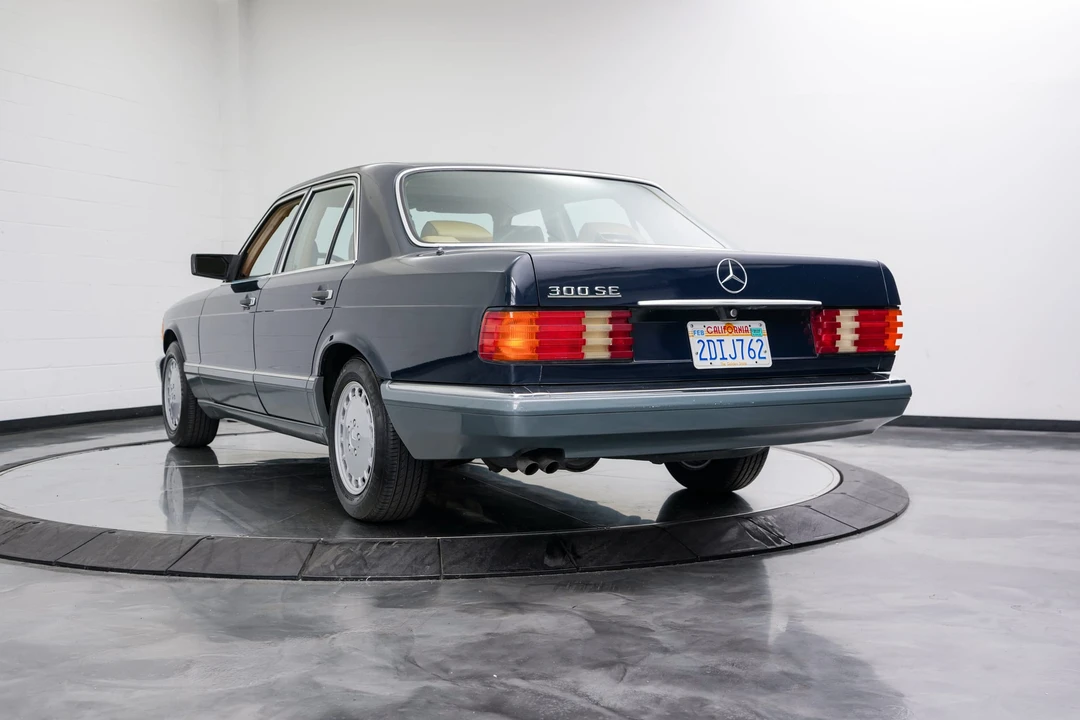1986 Mercedes-Benz W126 S-Class Sedan - Image 13 of 31