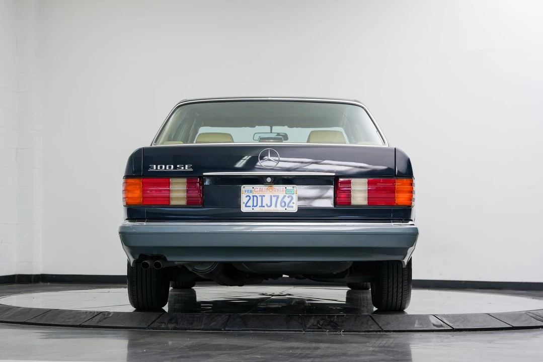 1986 Mercedes-Benz W126 S-Class Sedan - Image 16 of 31