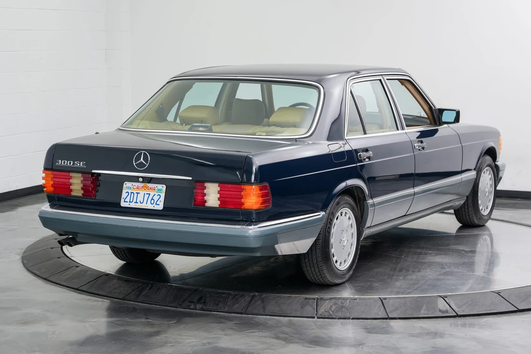 1986 Mercedes-Benz W126 S-Class Sedan - Image 17 of 31